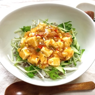 残った麻婆豆腐で水菜と胡瓜のシャキシャキ丼♡